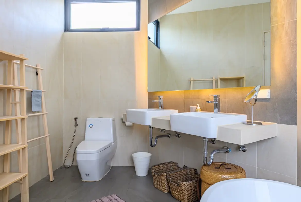Baansuay Bophut Villas Bathroom