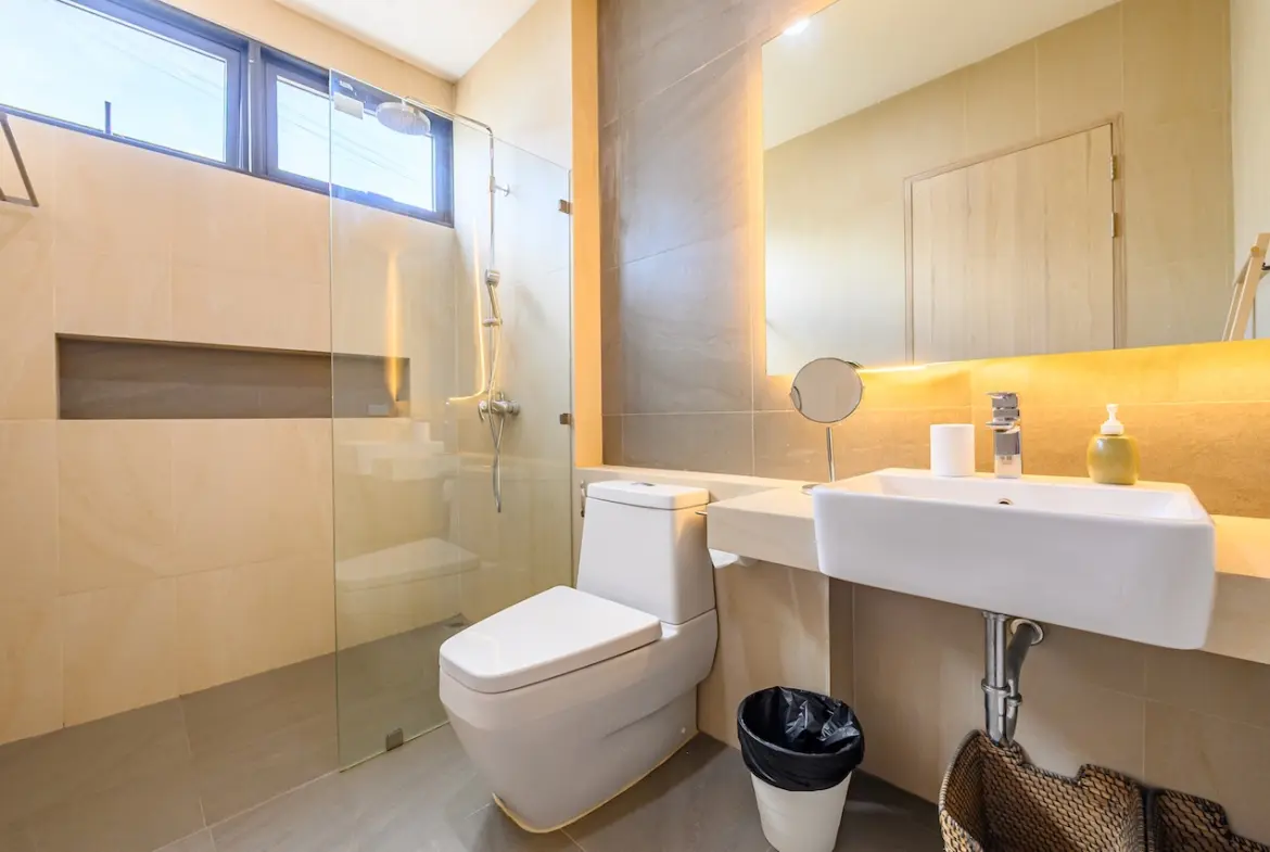 Baansuay Bophut Villas Bathroom