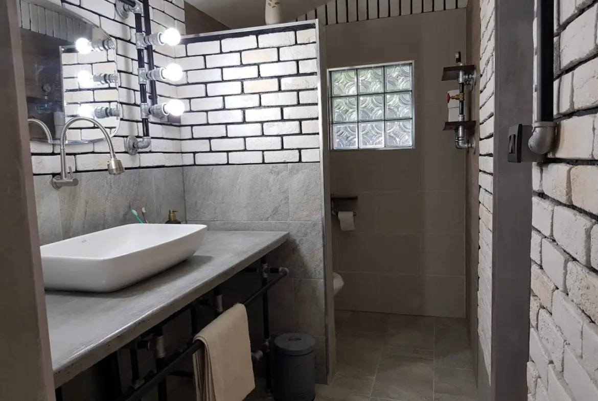 Bang Rak Bungalow For Sale Bathroom