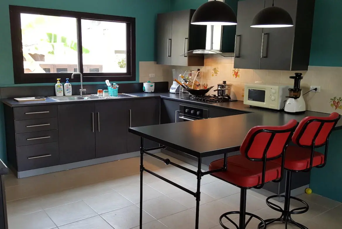 Bang Rak Bungalow For Sale Kitchen