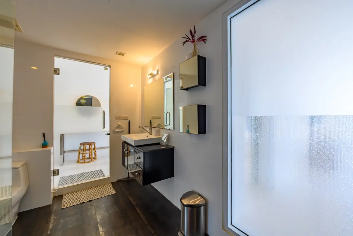 Bang Rak Sea View Condo Apartments For Sale Bathroom