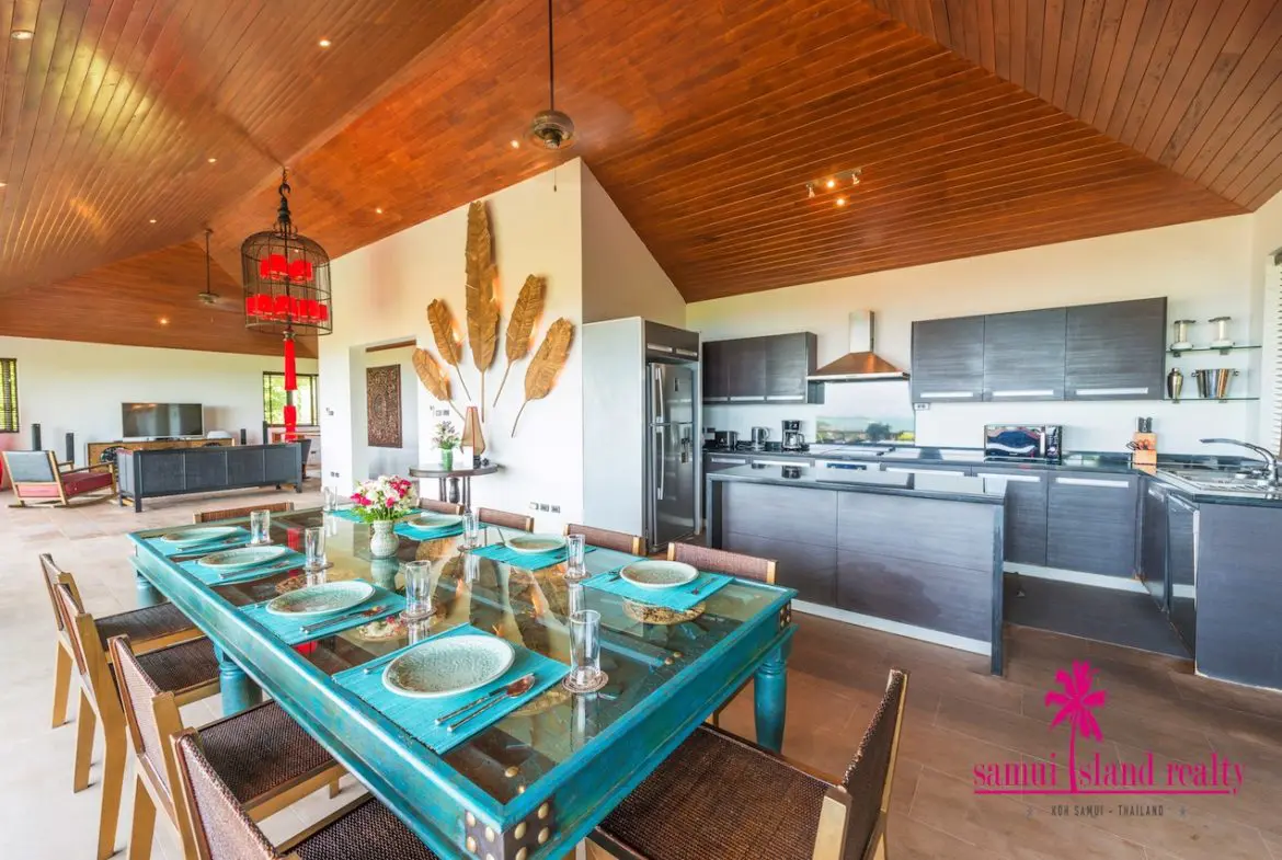 Kitchen & Dining Area