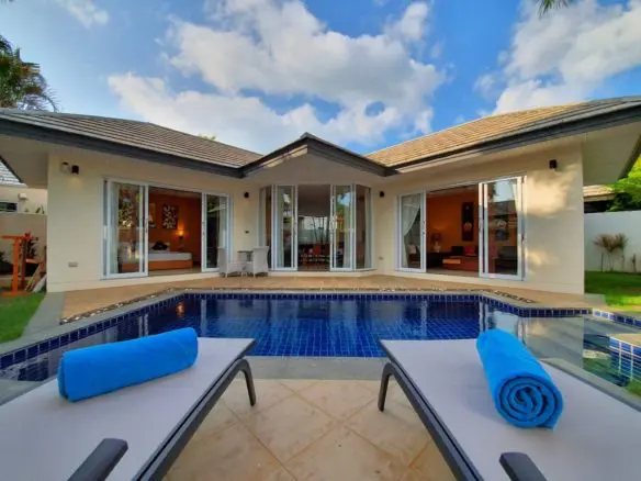 Lipa Talay Villa Exterior