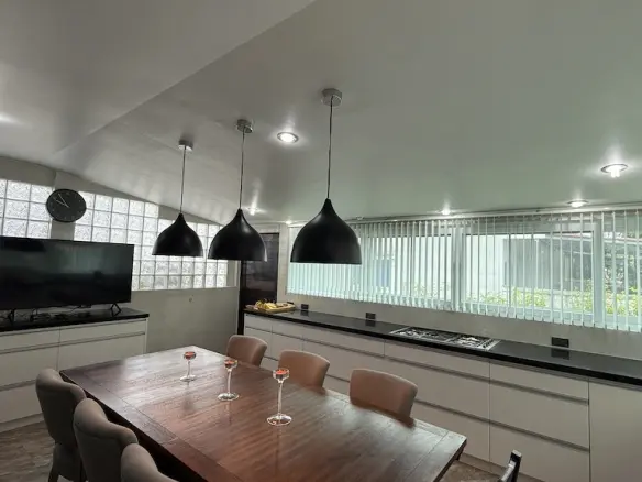 Maenam 2-Bedroom Property Kitchen