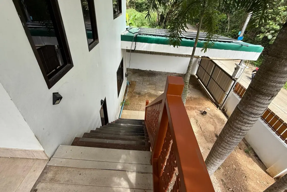 Renovation Property For Sale in Lamai Stairs