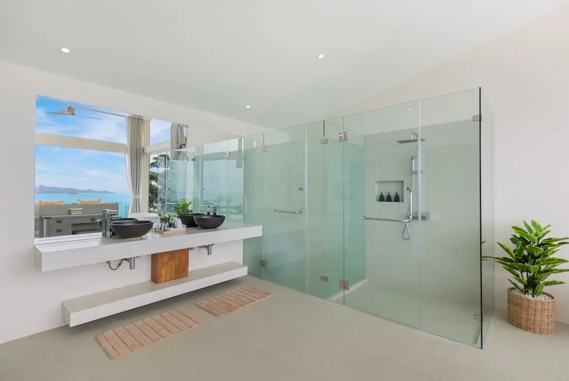 Villa Capo Bathroom