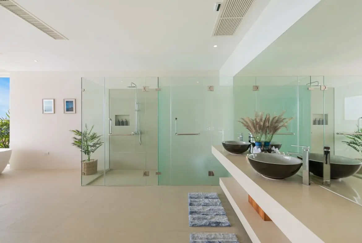 Villa Capo Bathroom