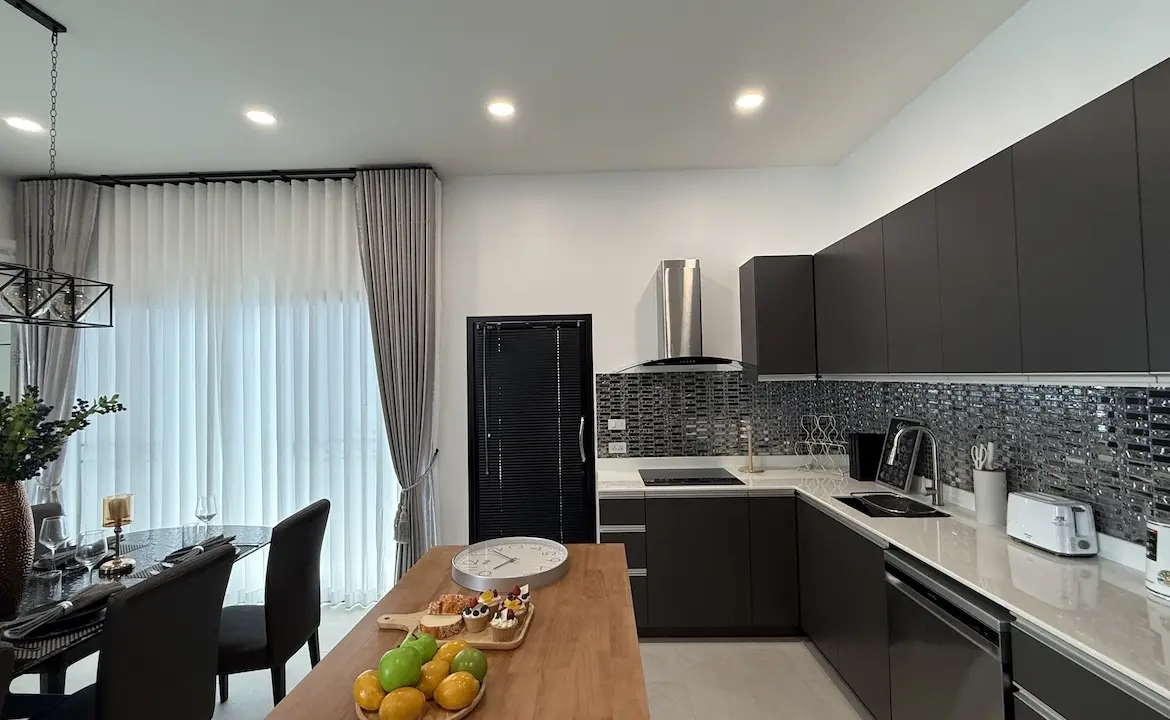 3-Bedroom Pool Villa Choeng Mon Kitchen 4