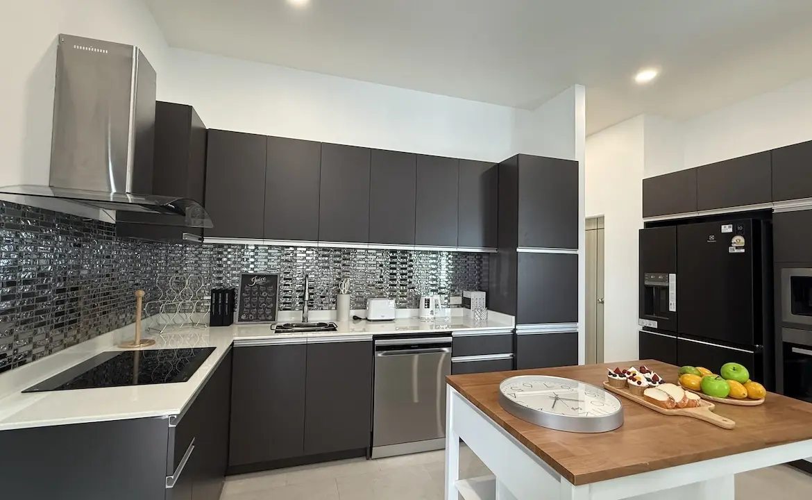 3-Bedroom Pool Villa Choeng Mon Kitchen