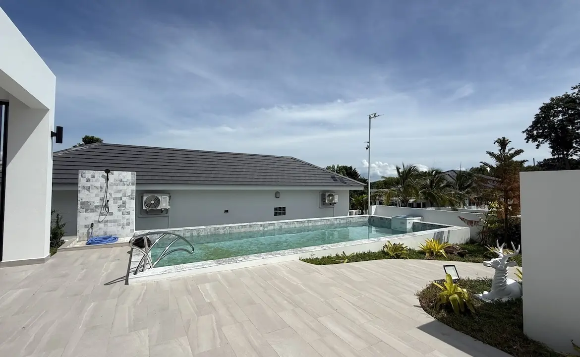 3 Bedroom Pool Villa Choeng Mon Terrace