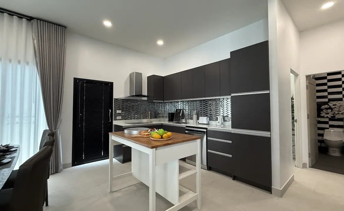3-Bedroom Pool Villa Choeng Mon Kitchen
