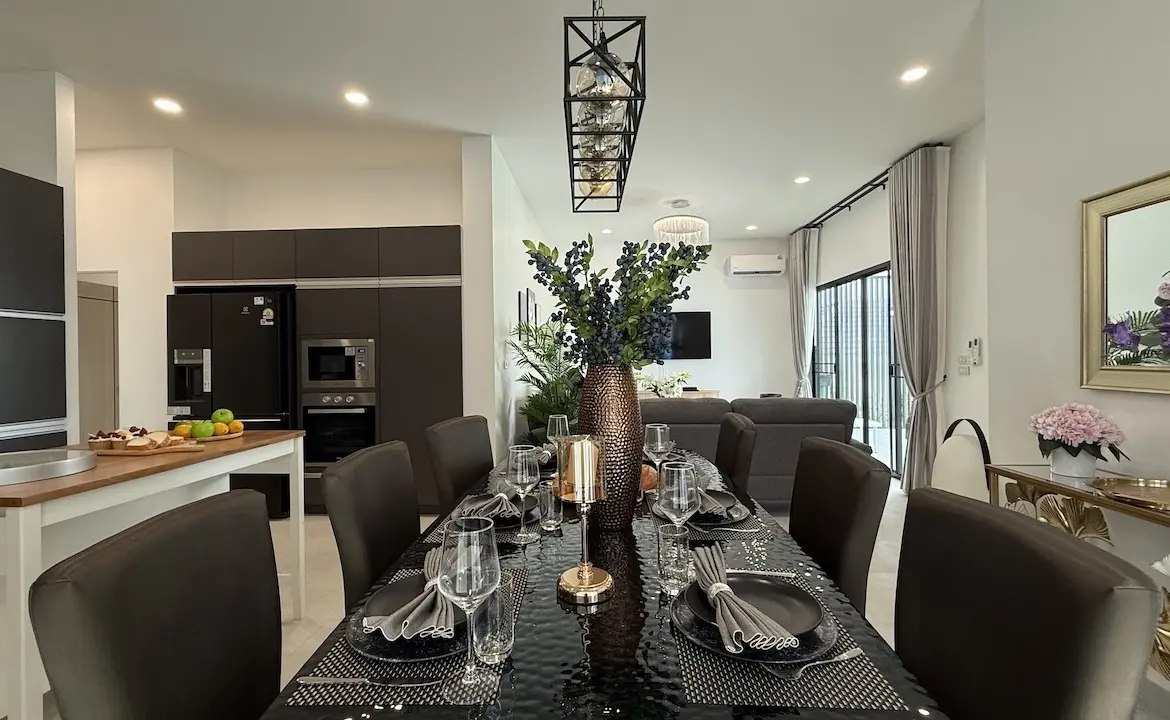 3-Bedroom Pool Villa Choeng Mon Dining