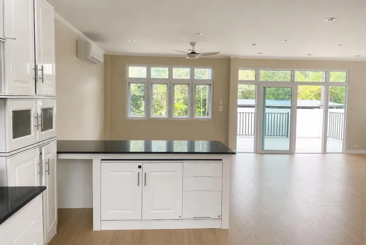 3 Bedroom Property In Lamai Interior