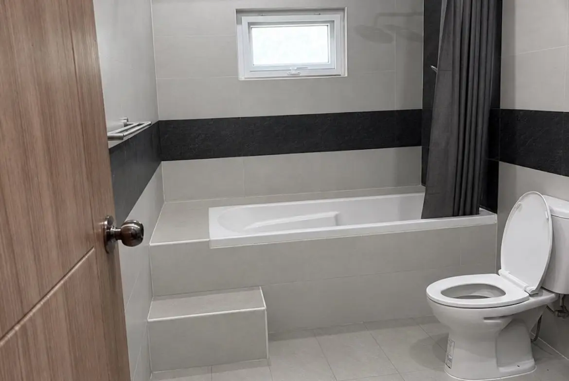 3 Bedroom Property In Lamai Bathroom