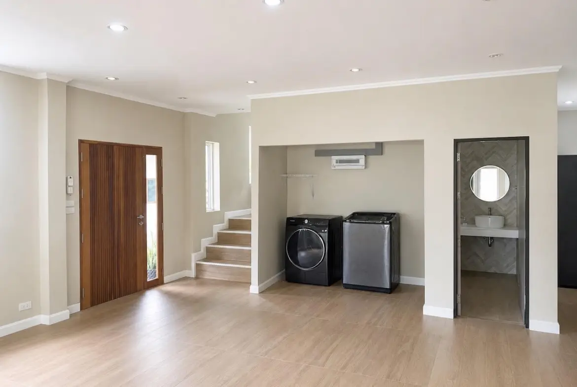 3 Bedroom Property In Lamai Interior