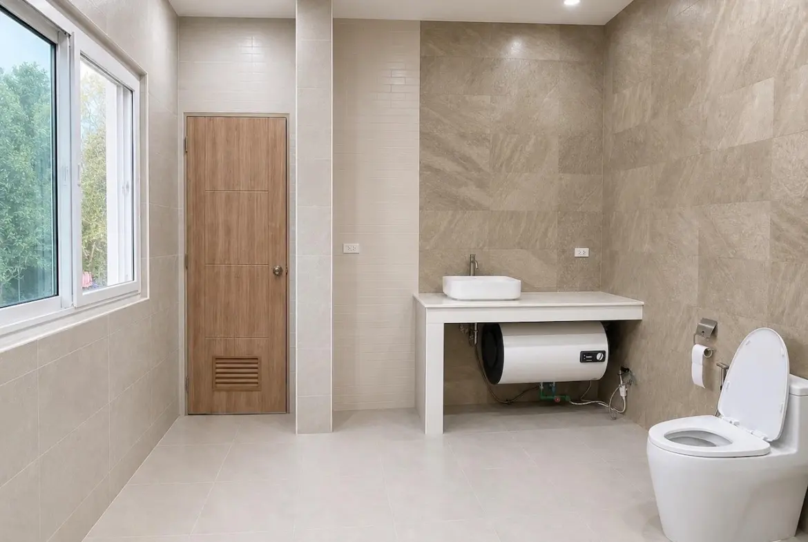 3 Bedroom Property In Lamai Toilet
