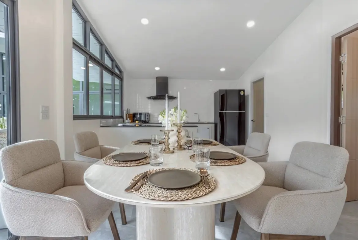 Bophut 4-Bedroom Pool Villa Dining
