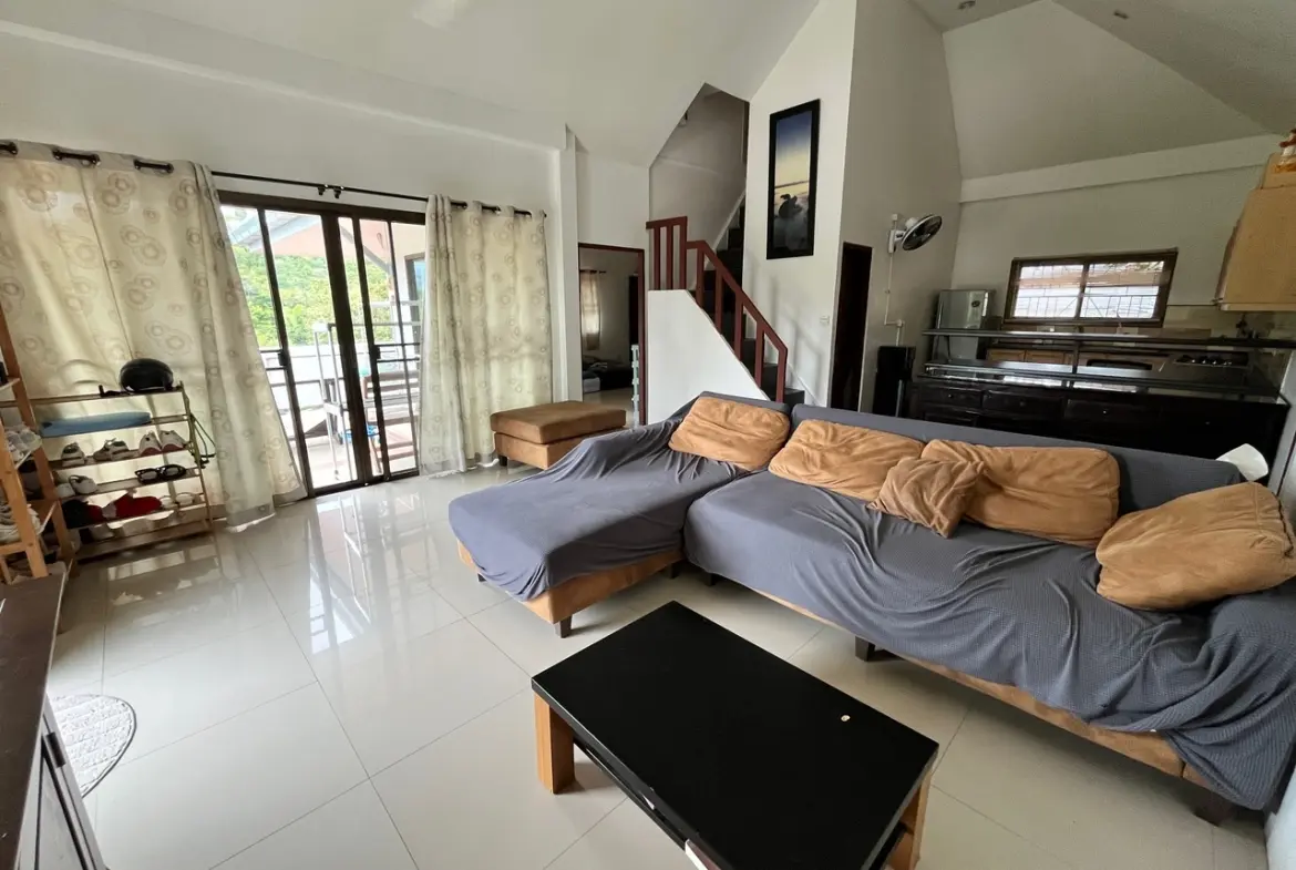 Koh Samui Property With Expansive Grounds Lounge