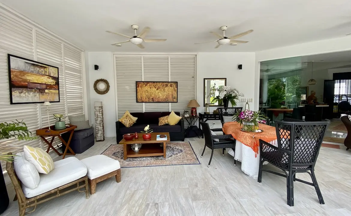 Maenam Modern Pool Villa Lounge