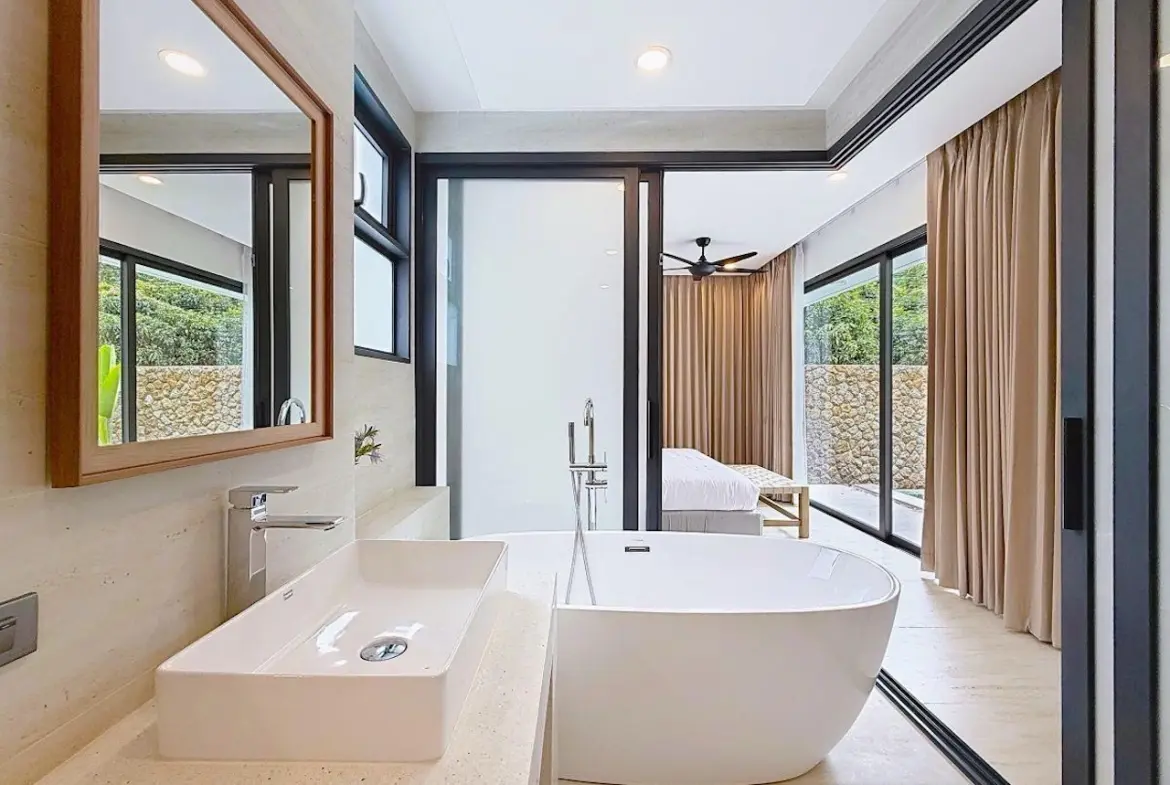 The Peak Pool Villa Samui Bath