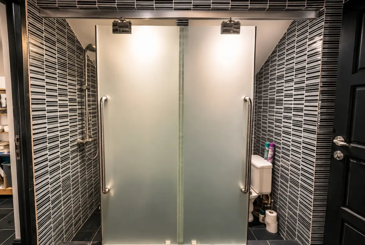 Bang Kao Villa For Sale Bathroom