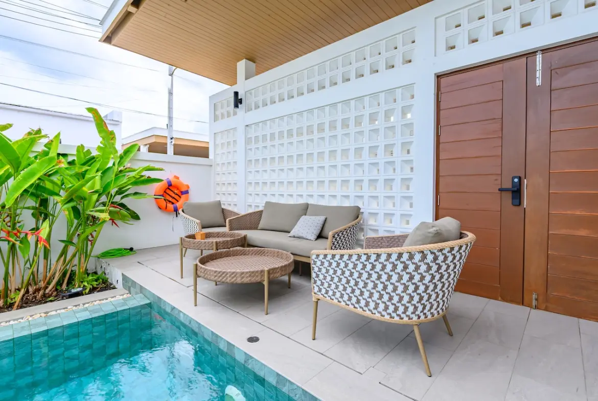 Bophut 2-Bed Pool Villa Outdoor Seating