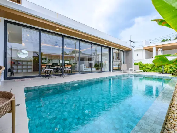 Bophut 2-Bed Pool Villa Swimming Pool