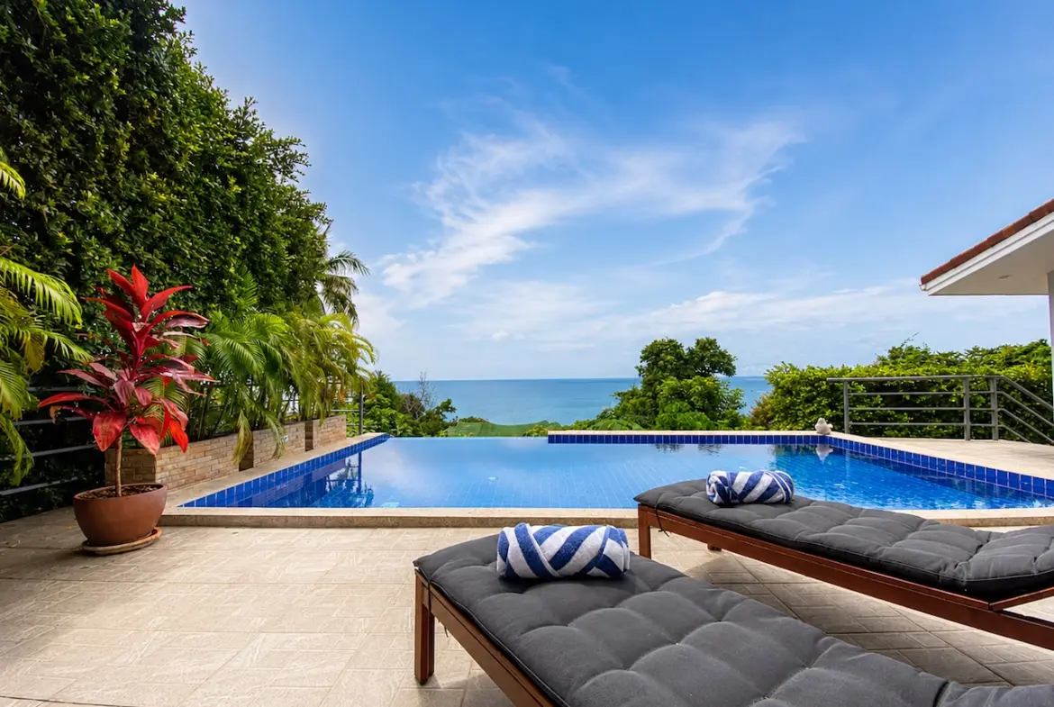 Chaweng Noi Sunrise Villa Sun Loungers