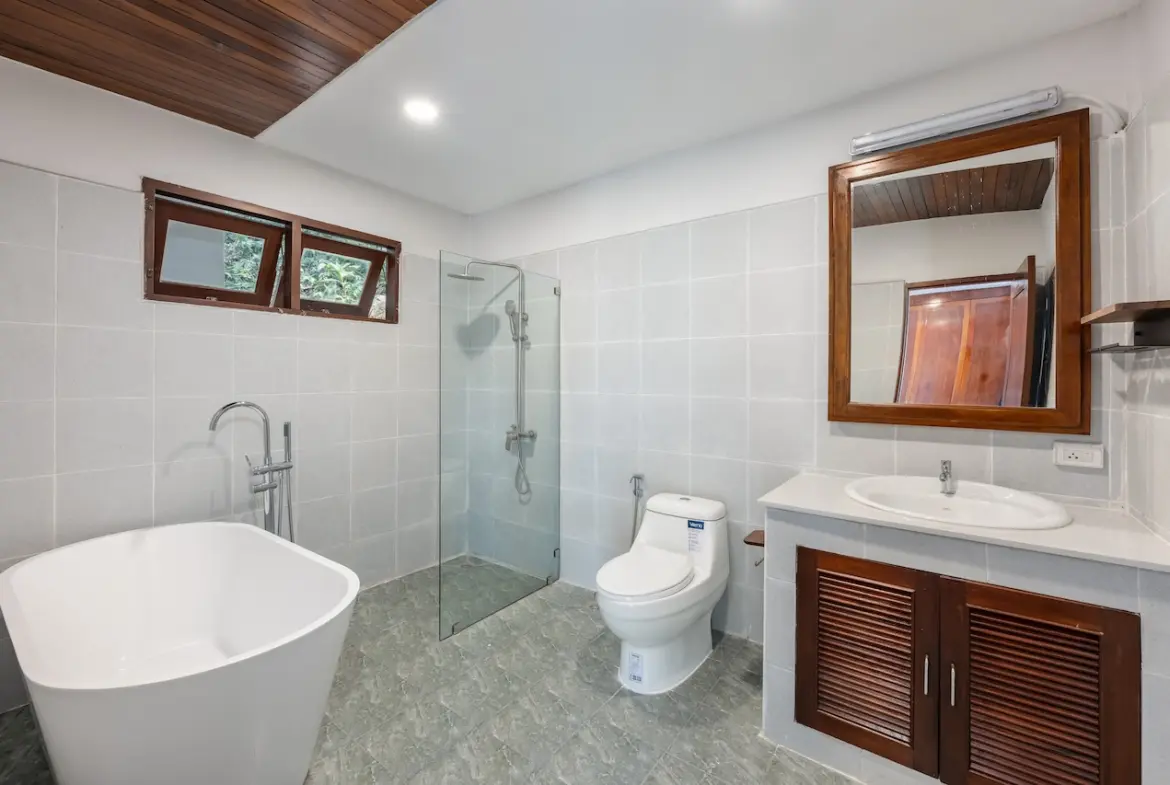 Koh Samui Villa In Laem Yai Bathroom