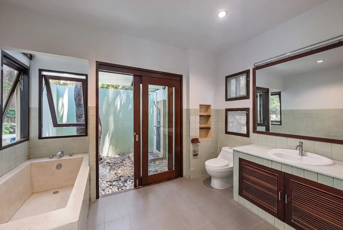 Koh Samui Villa In Laem Yai Bathroom