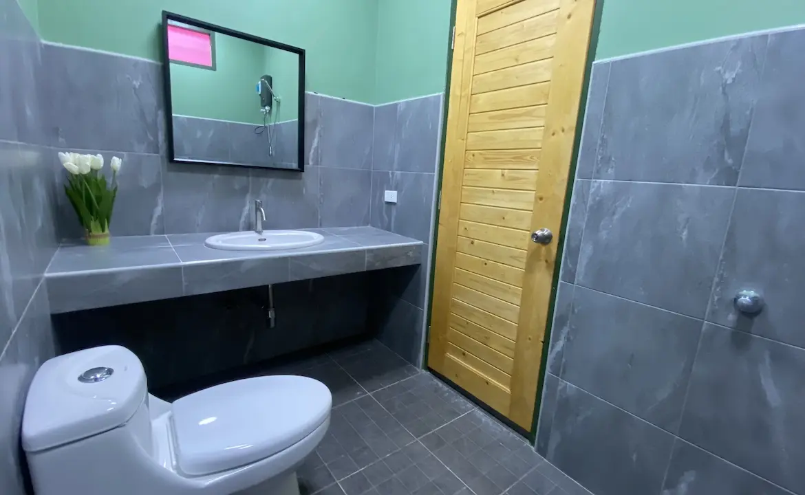 Namueng Thai House Toilet