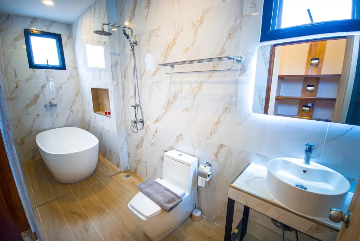Samudra Serenity Villas Bathroom