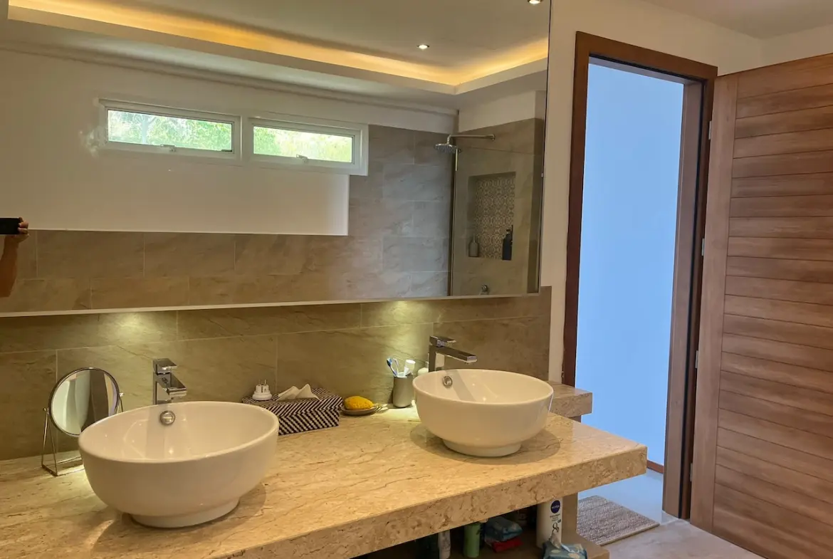 Sea View Penthouse in Maenam Bathroom