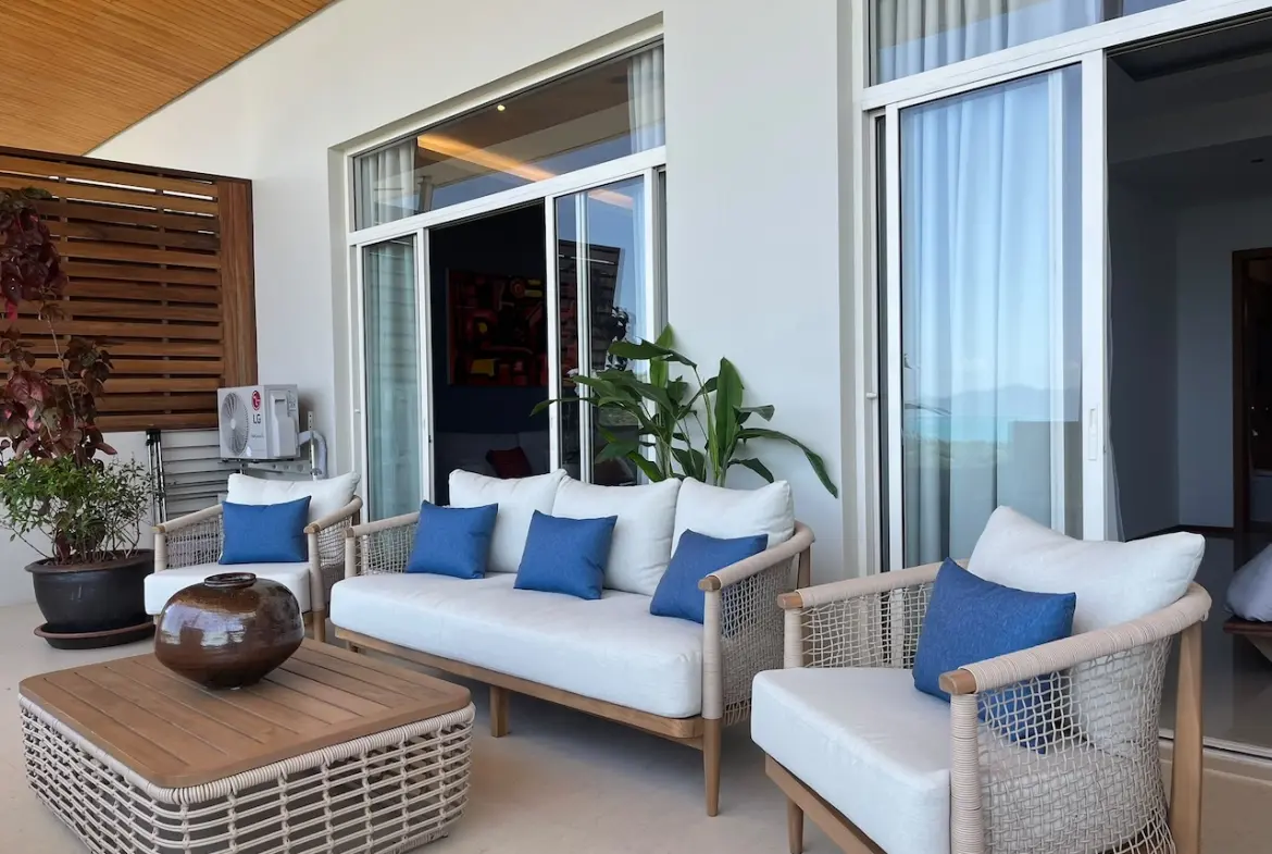 Sea View Penthouse in Maenam Exterior