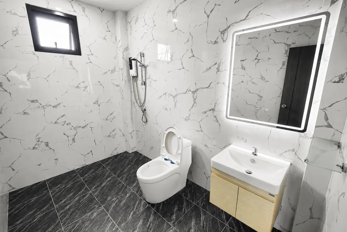 Taling Ngam 2 Bedroom House Bathroom