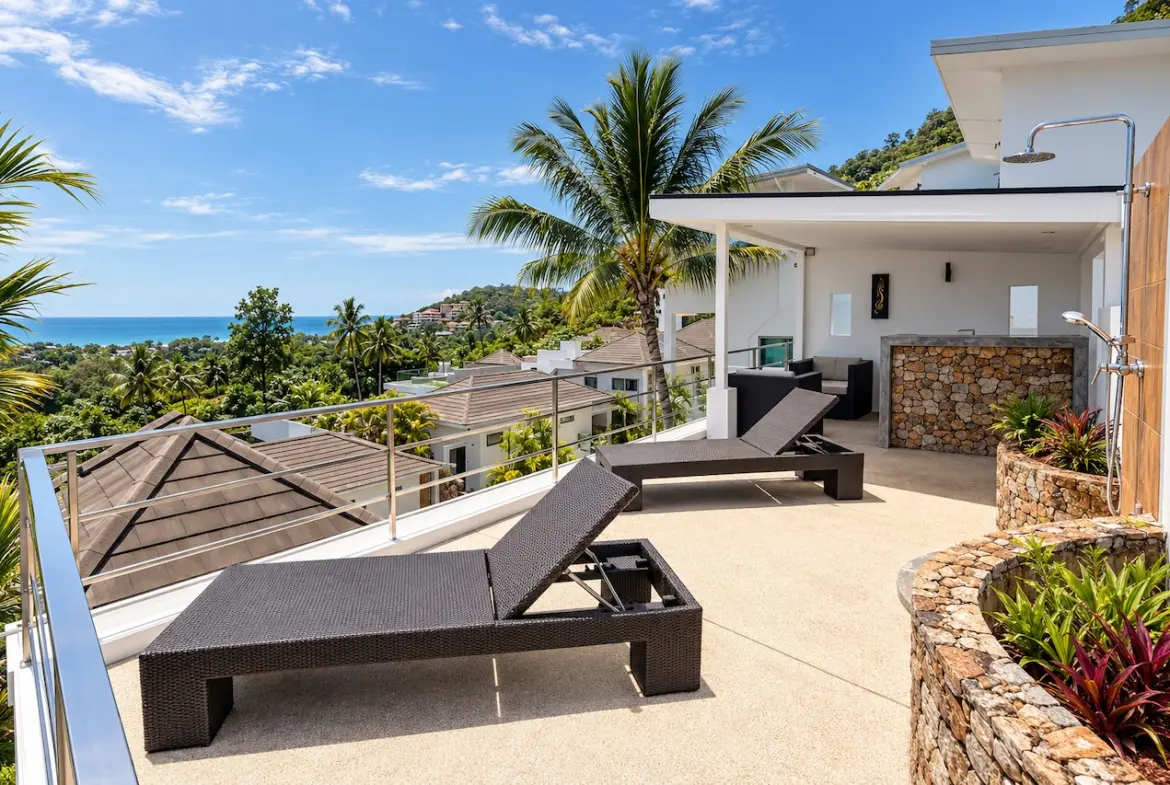 Chaweng 4-Bed Sea View Villa Roof Terrace