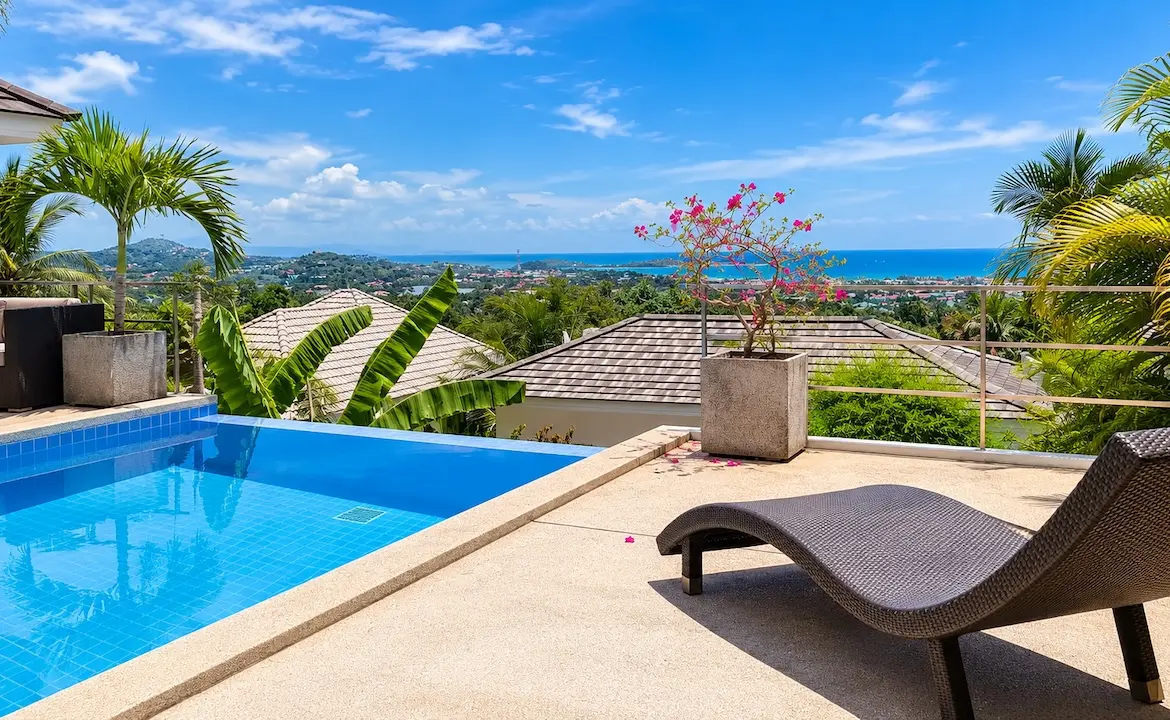 Chaweng 4-Bed Sea View Villa Sun Loungers
