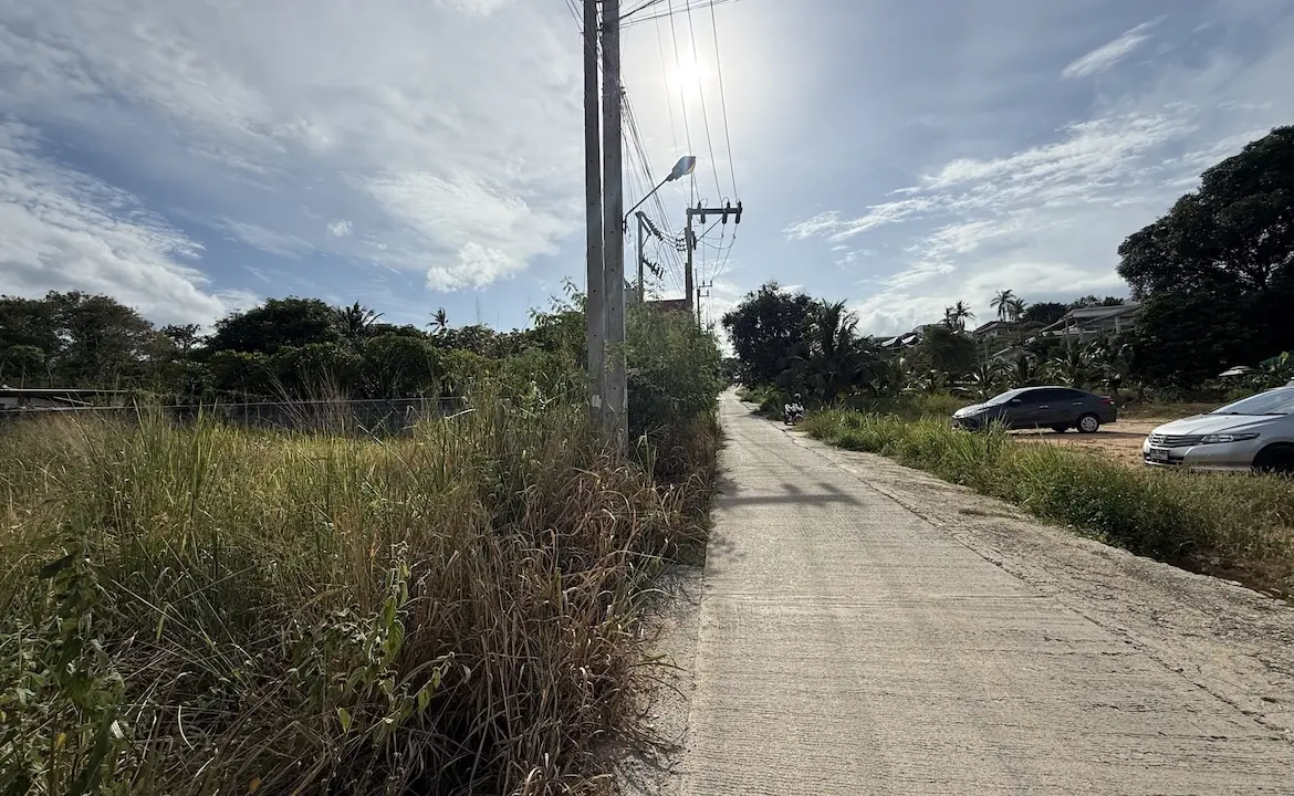 Choeng Mon Land Road