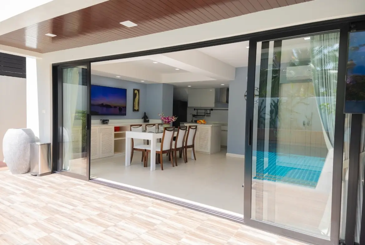 Maenam Beachside Villa Exterior