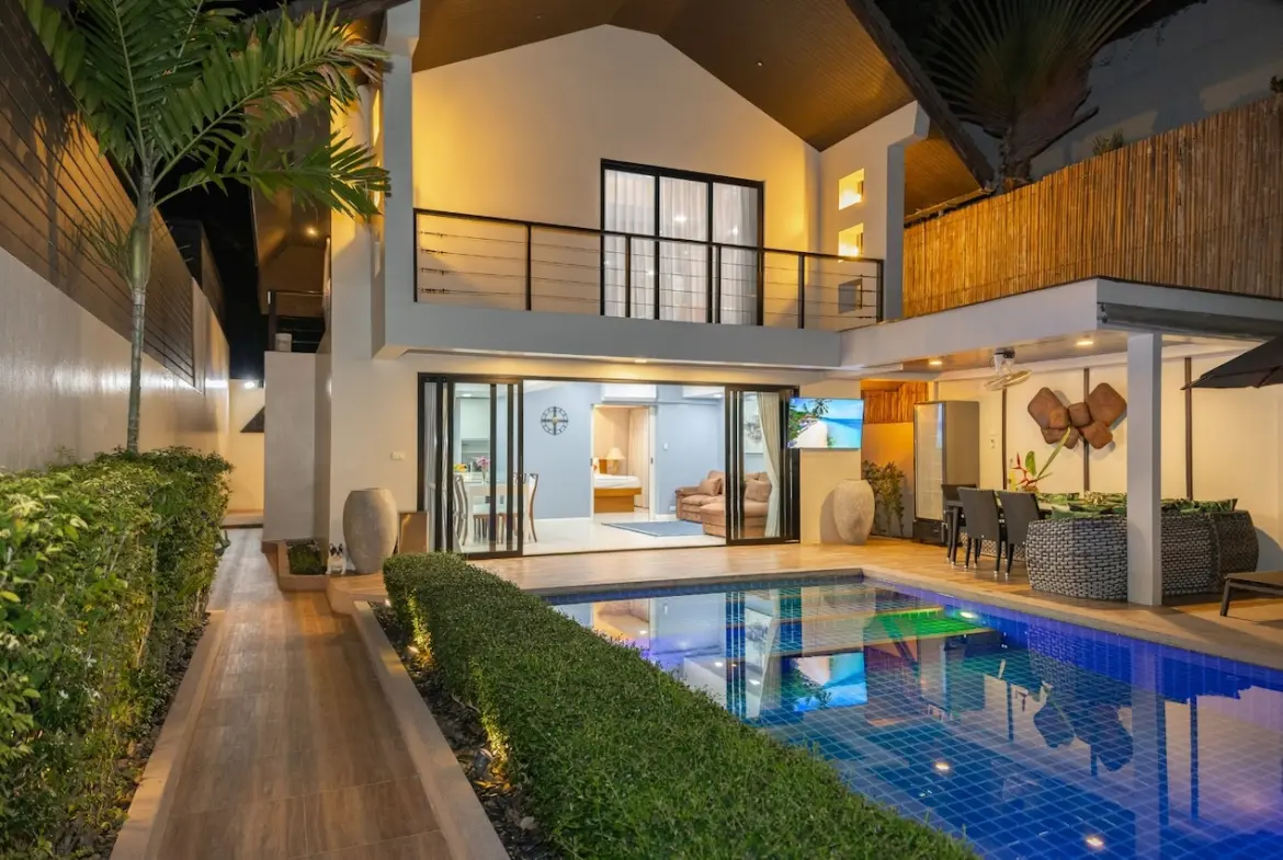 Maenam Beachside Villa Night