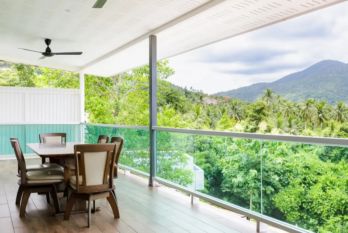 Chaloklum bay view villa Balcony