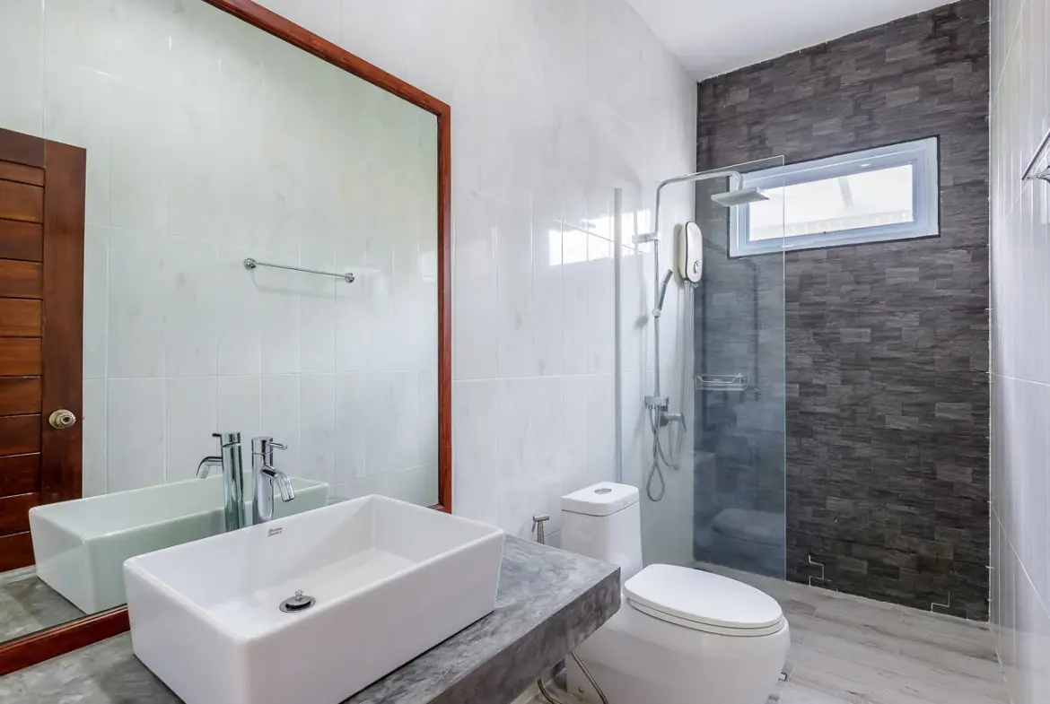Chaloklum bay view villa Bathroom