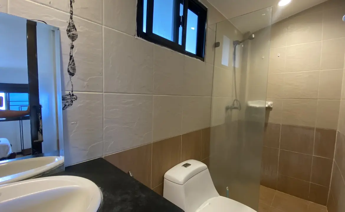 Chaweng Studio Bungalow Bathroom
