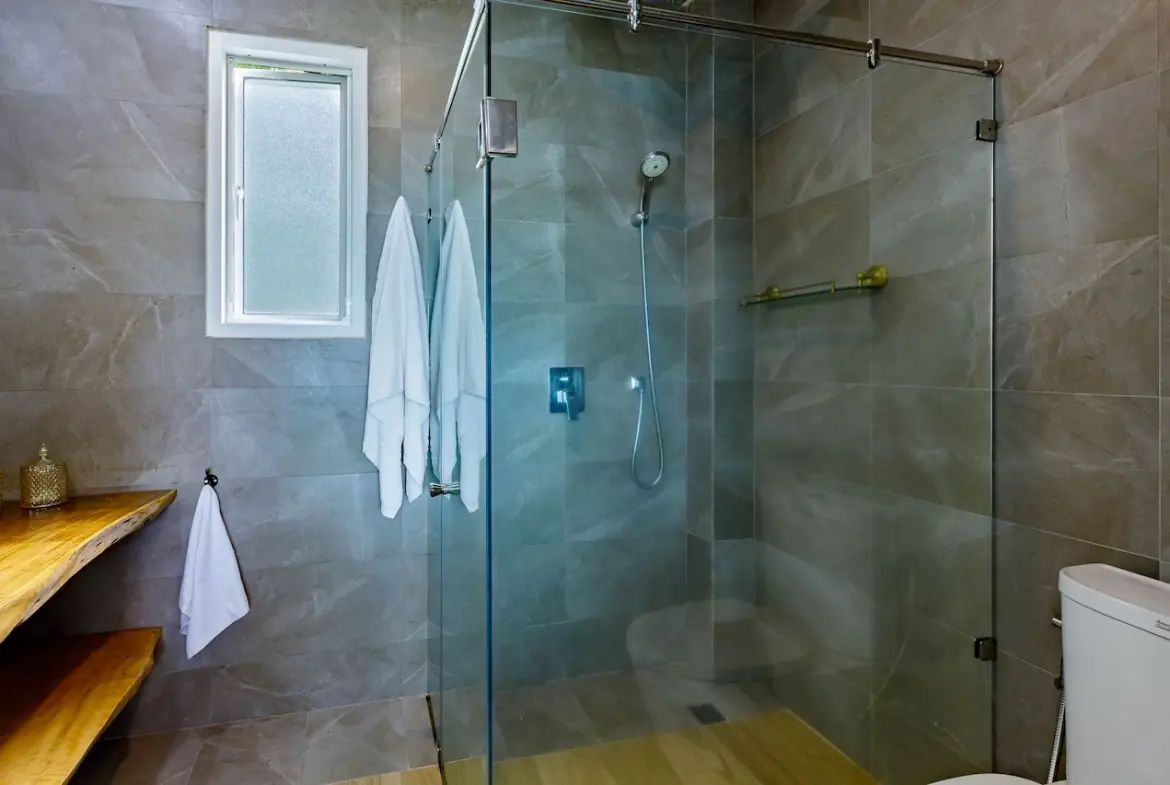 Koh Phangan Beachside Villa Shower