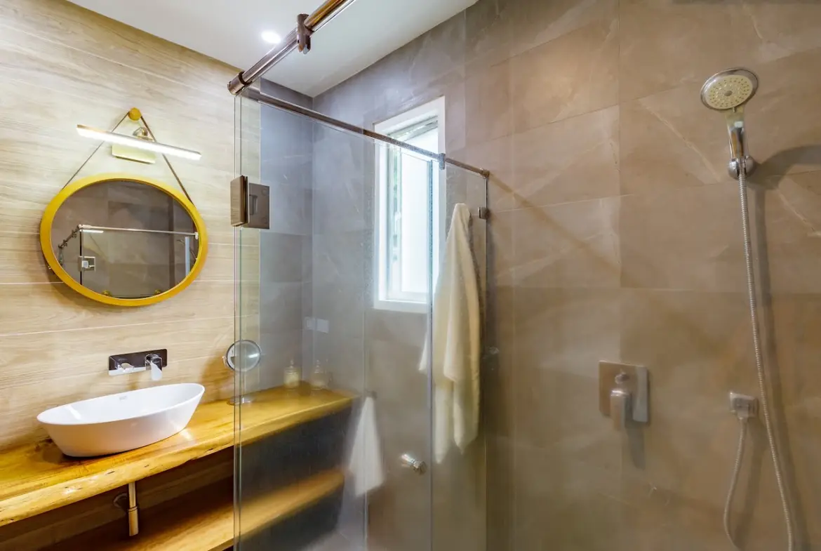 Koh Phangan Beachside Villa Bathroom