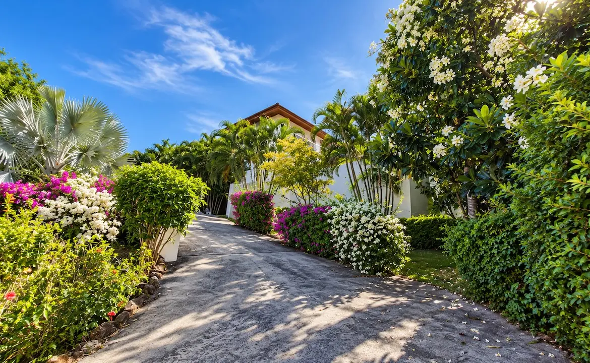 Koh Samui Choeng Mon Villa Driveway