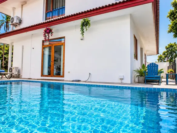 Tongson Bay Villa Exterior