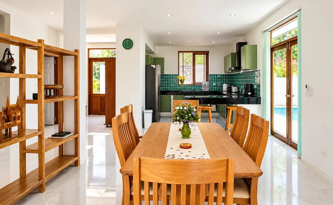 Tongson Bay Villa Dining