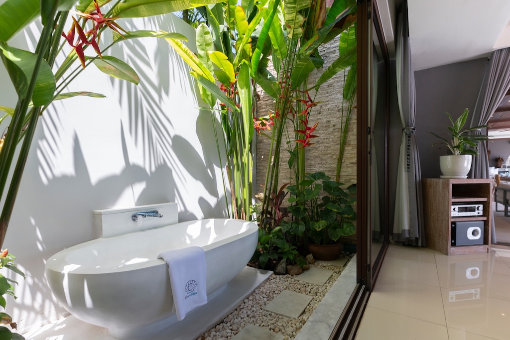 Baan Capo For Rent Koh Samui Bath