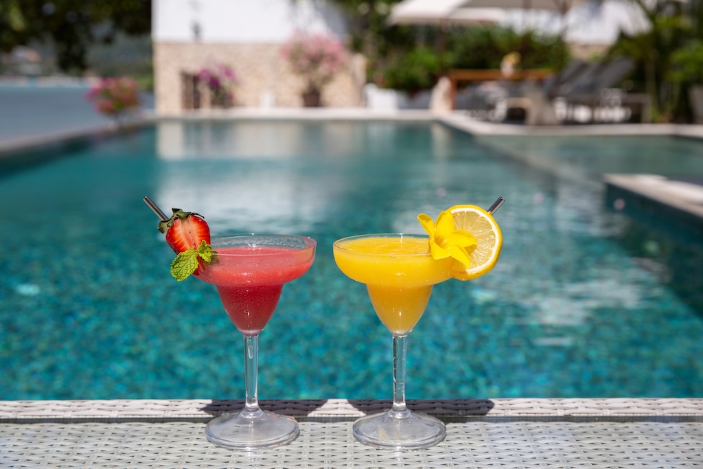 Baan Capo For Rent Koh Samui Poolside Drinks